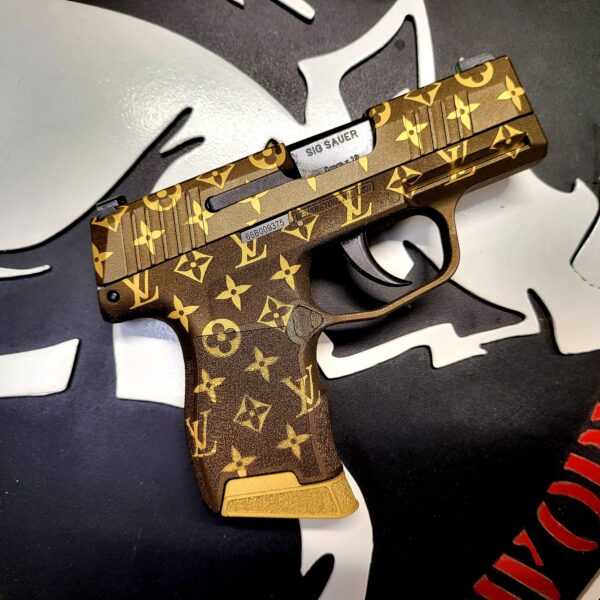 Designer-pattern compact pistol